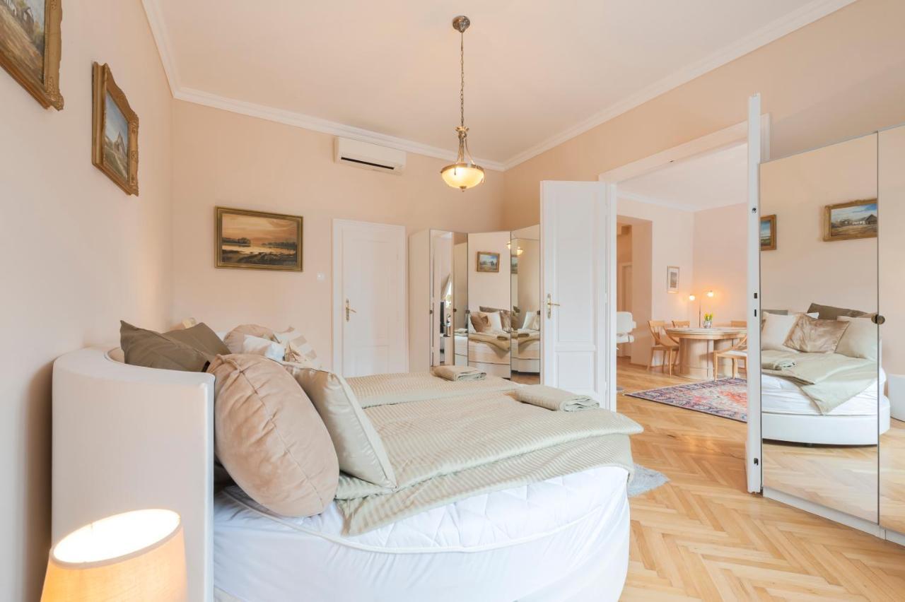 Opera & Basilica 2 Bedrooms With Balcony بودابست المظهر الخارجي الصورة